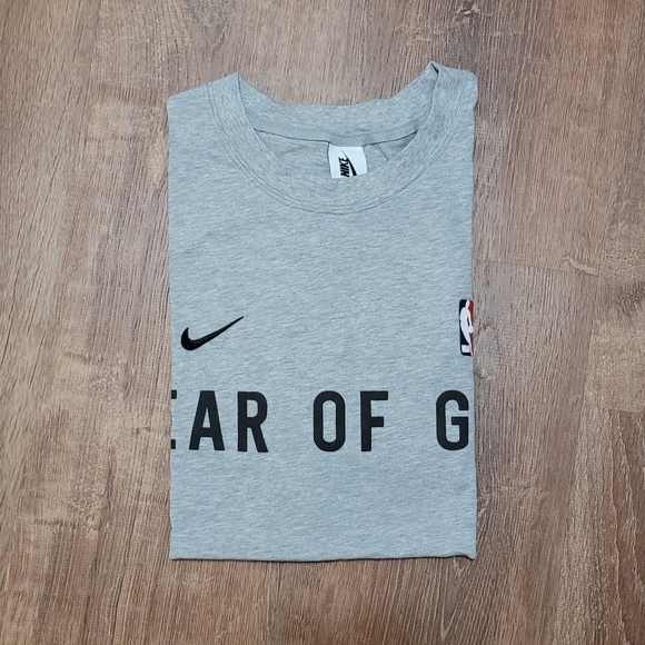 ❤ Men's Fear of God t-shirt, Large, Gray - Picture 2 of 5